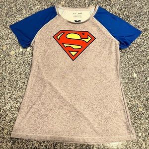 Woman's Under Armour Superman Logo Superwoman Shirt Medium Fitted Activewear